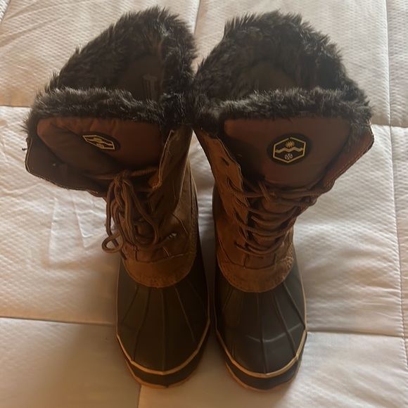 NWT Khombu Annabelle Fur-lined & Suede Duck Boots Size 8 1/2 - Picture 2 of 7